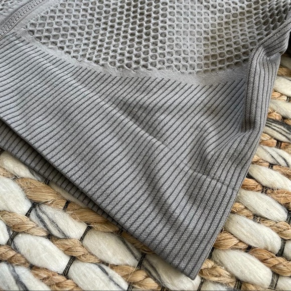 NOVA Sport Matrix Infinity Seamless 2 Pc grey waffle size medium - Picture 5 of 11